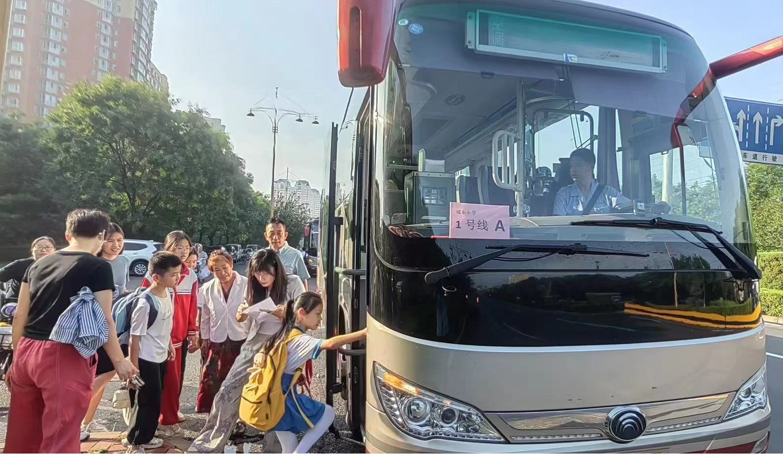 我市積極推動通學公交專線開通